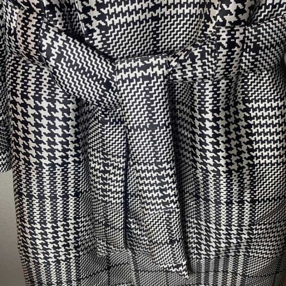 NWOT White House Black Market Houndstooth Belted Jacket - Size L - Picture 6 of 10